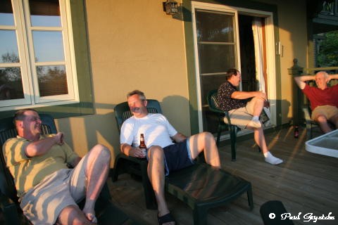 Balconville - Talking about the round