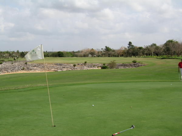 18th - 430 yard - Par 4 - my only real possibility at birdie - Missed the putt though.